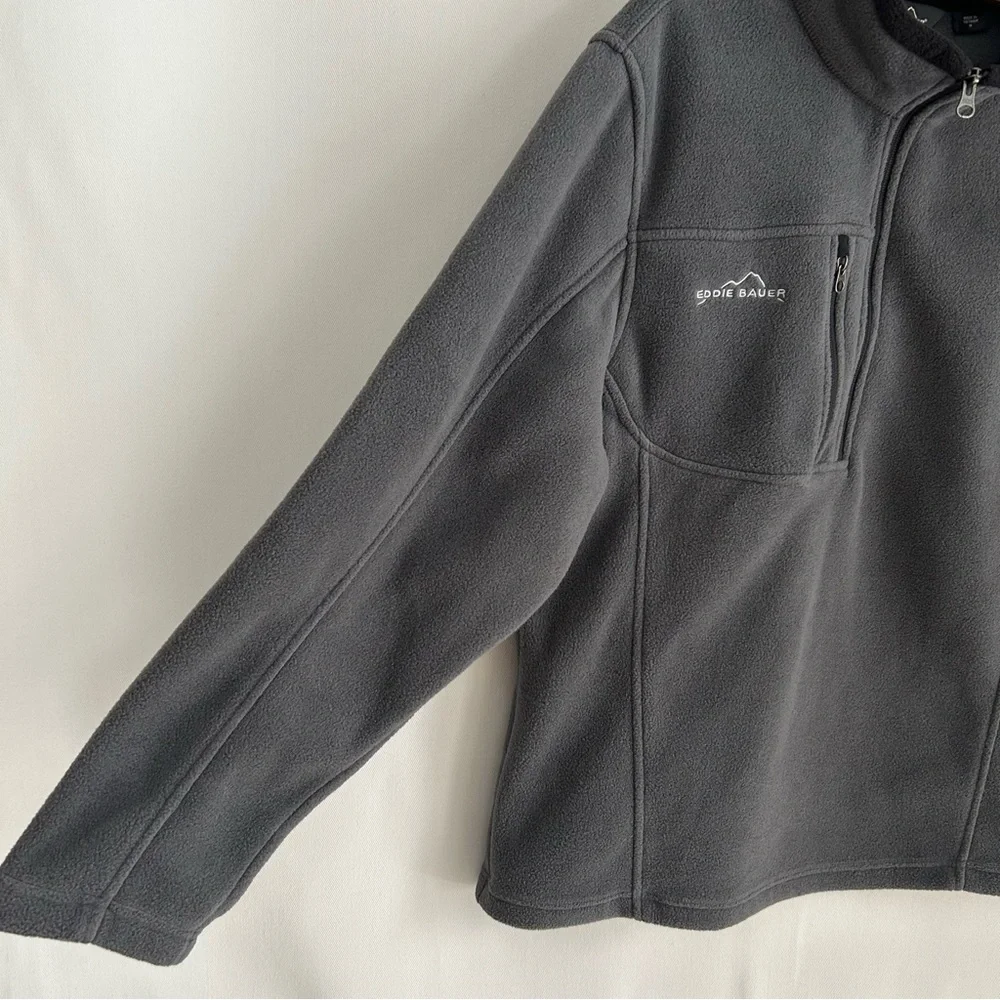 Eddie Bauer ~Men’s 1/4- Zip Fleece Pullover in Medium